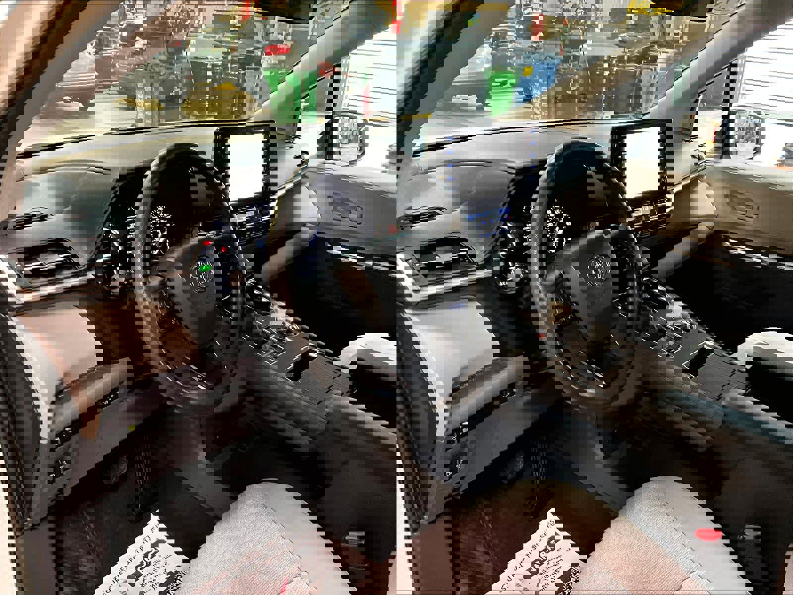 Used 2024 Toyota Sienna LE image 8