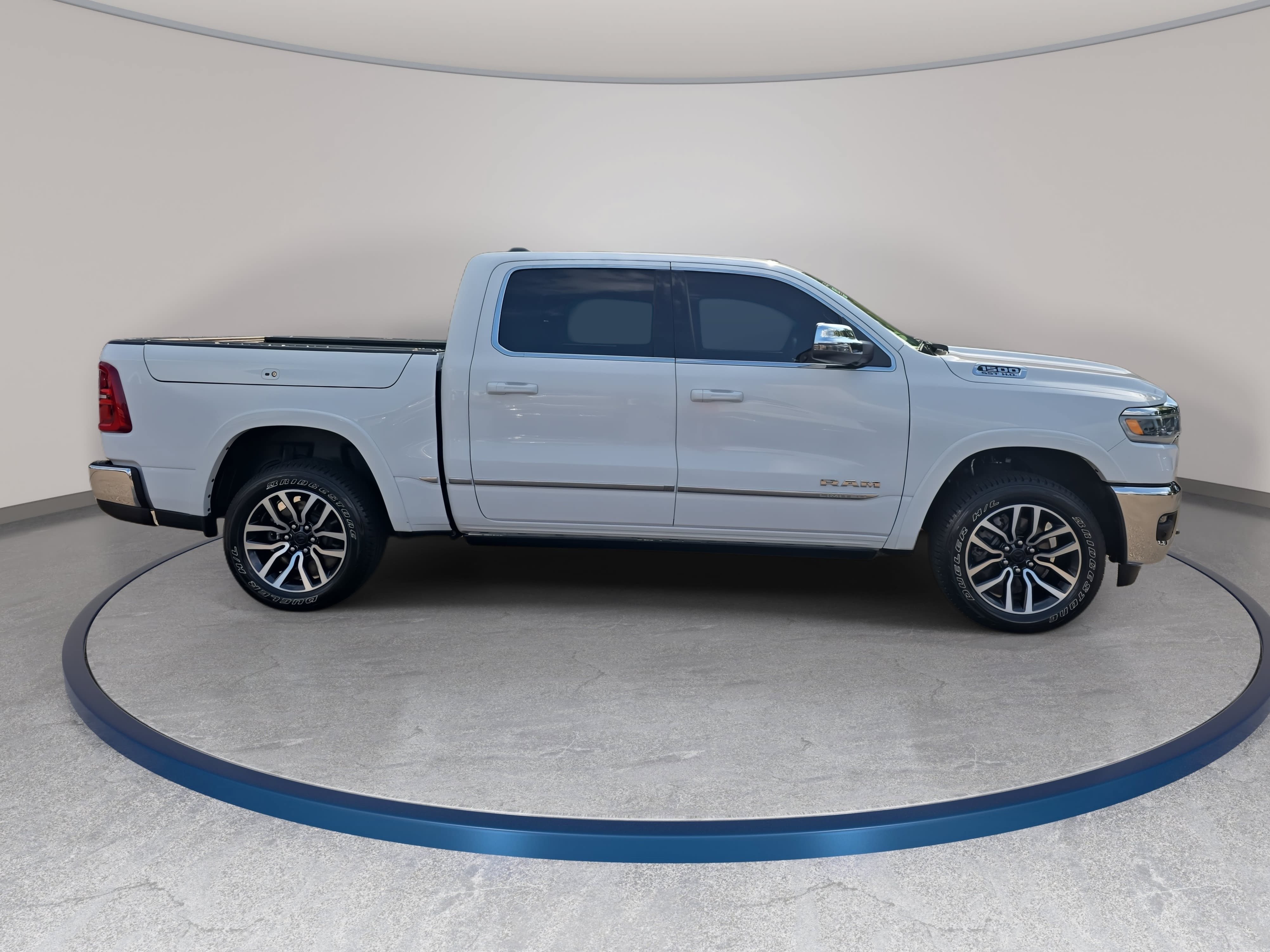Used 2025 RAM 1500 Limited AWD/4WD image 4