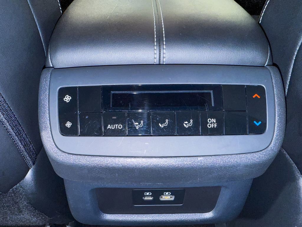 Certified 2024 Nissan Pathfinder SL image 32