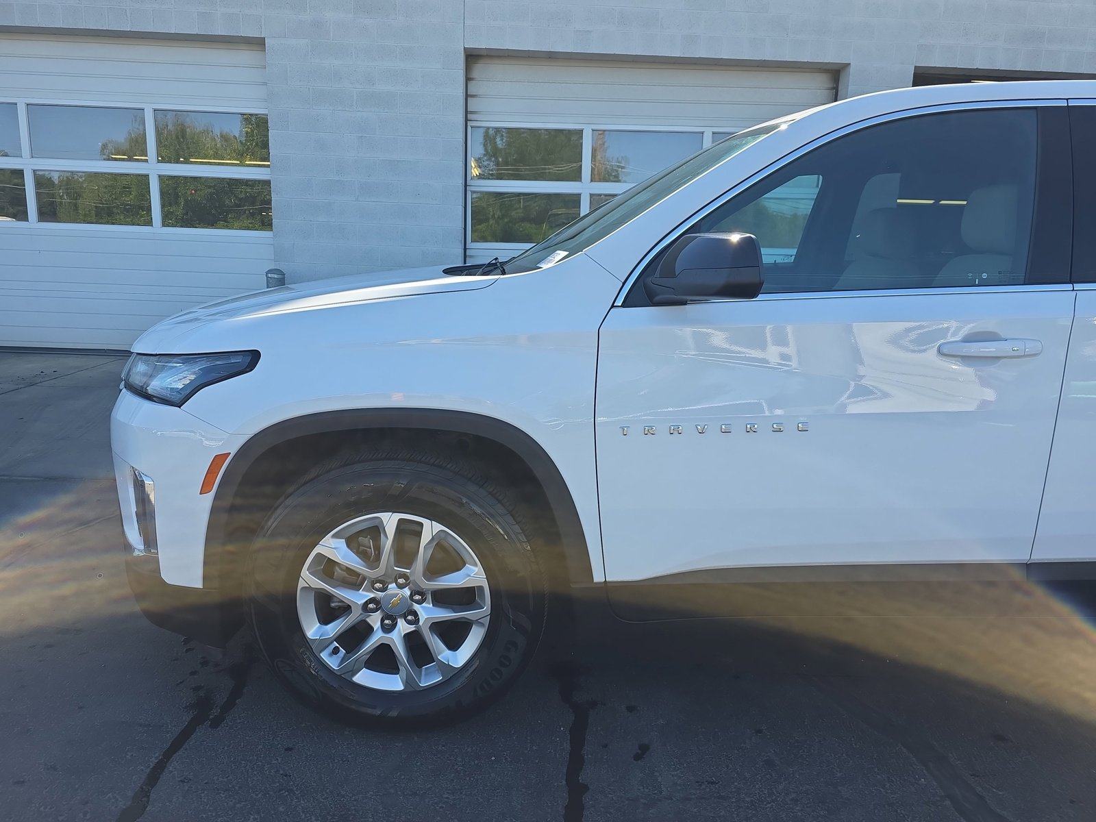 Certified 2023 Chevrolet Traverse LS AWD/4WD image 17