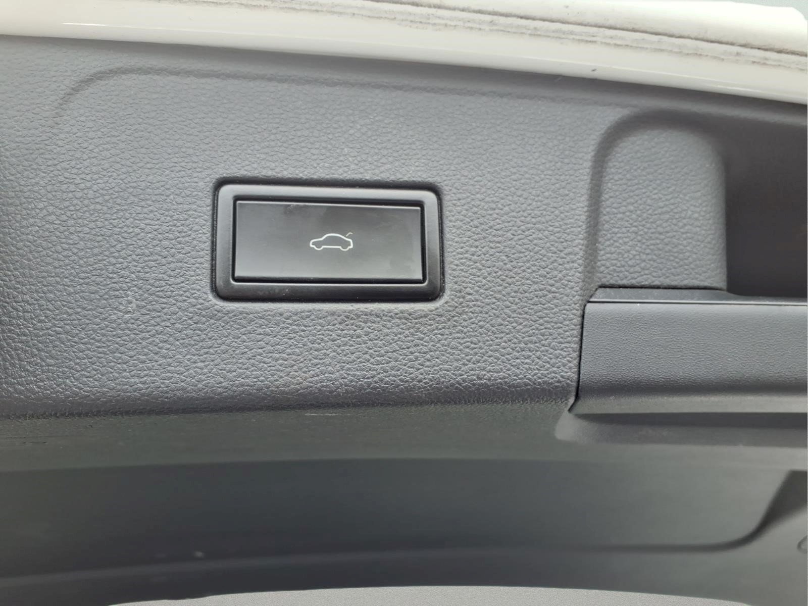 Used 2019 Volkswagen Atlas SE w/ Towing Package AWD/4WD image 10