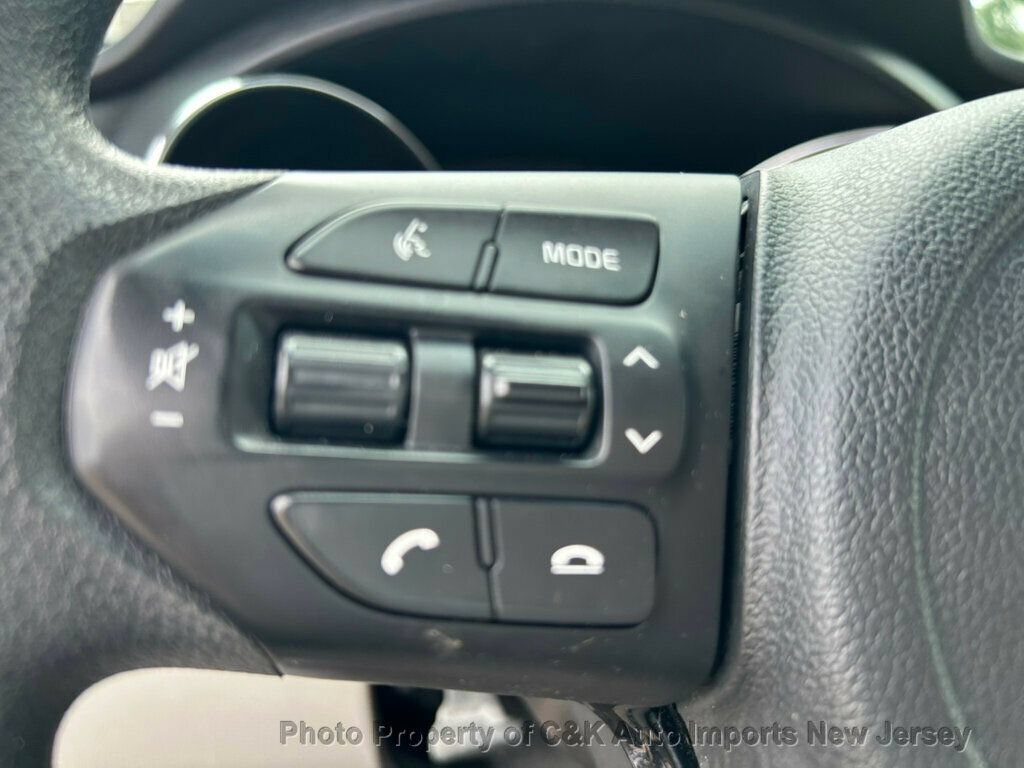 Used 2019 Kia Sedona L FWD image 44