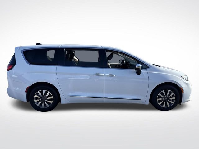 Used 2023 Chrysler Pacifica Limited image 9