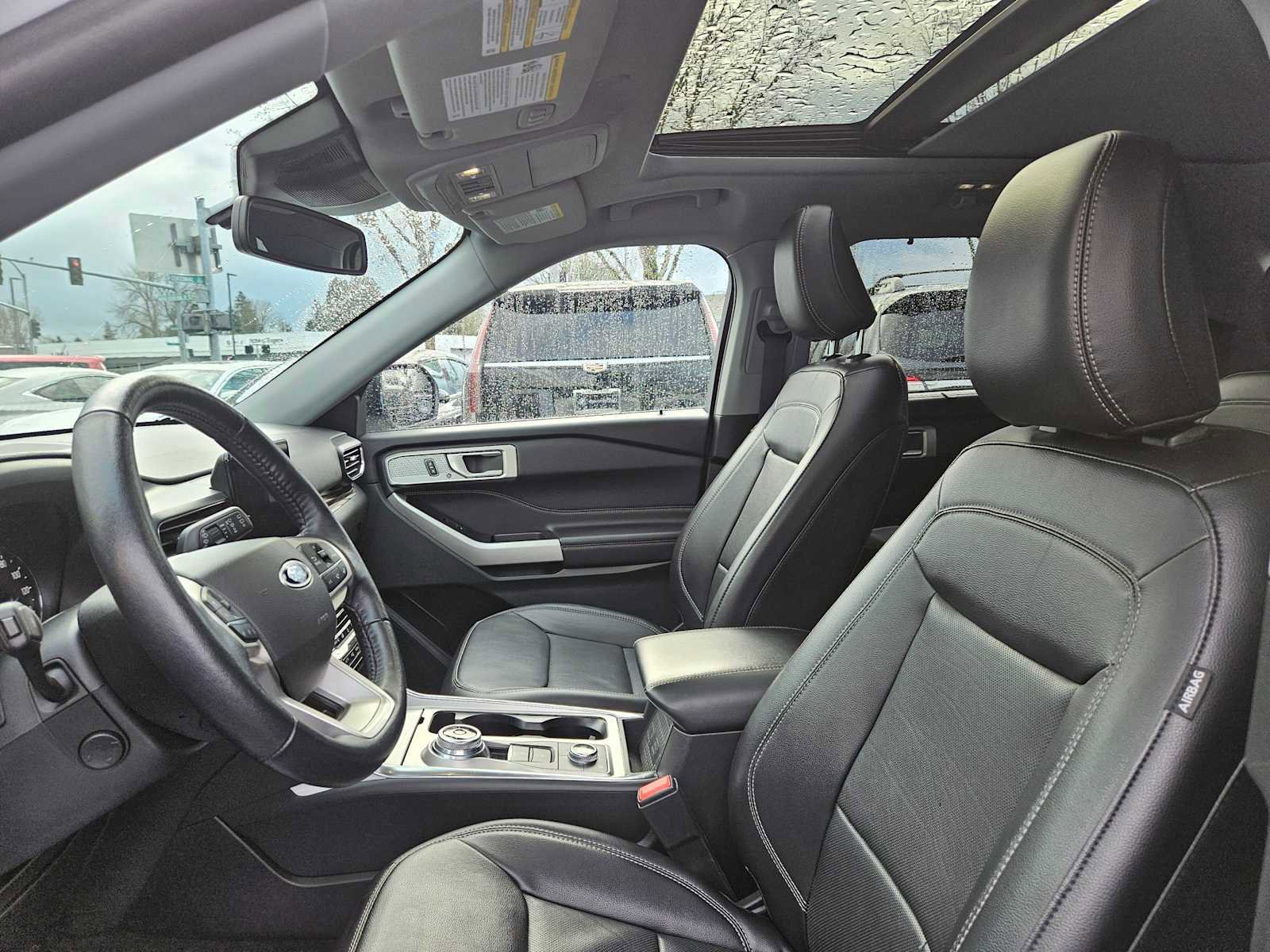 Used 2023 Ford Explorer Limited image 23