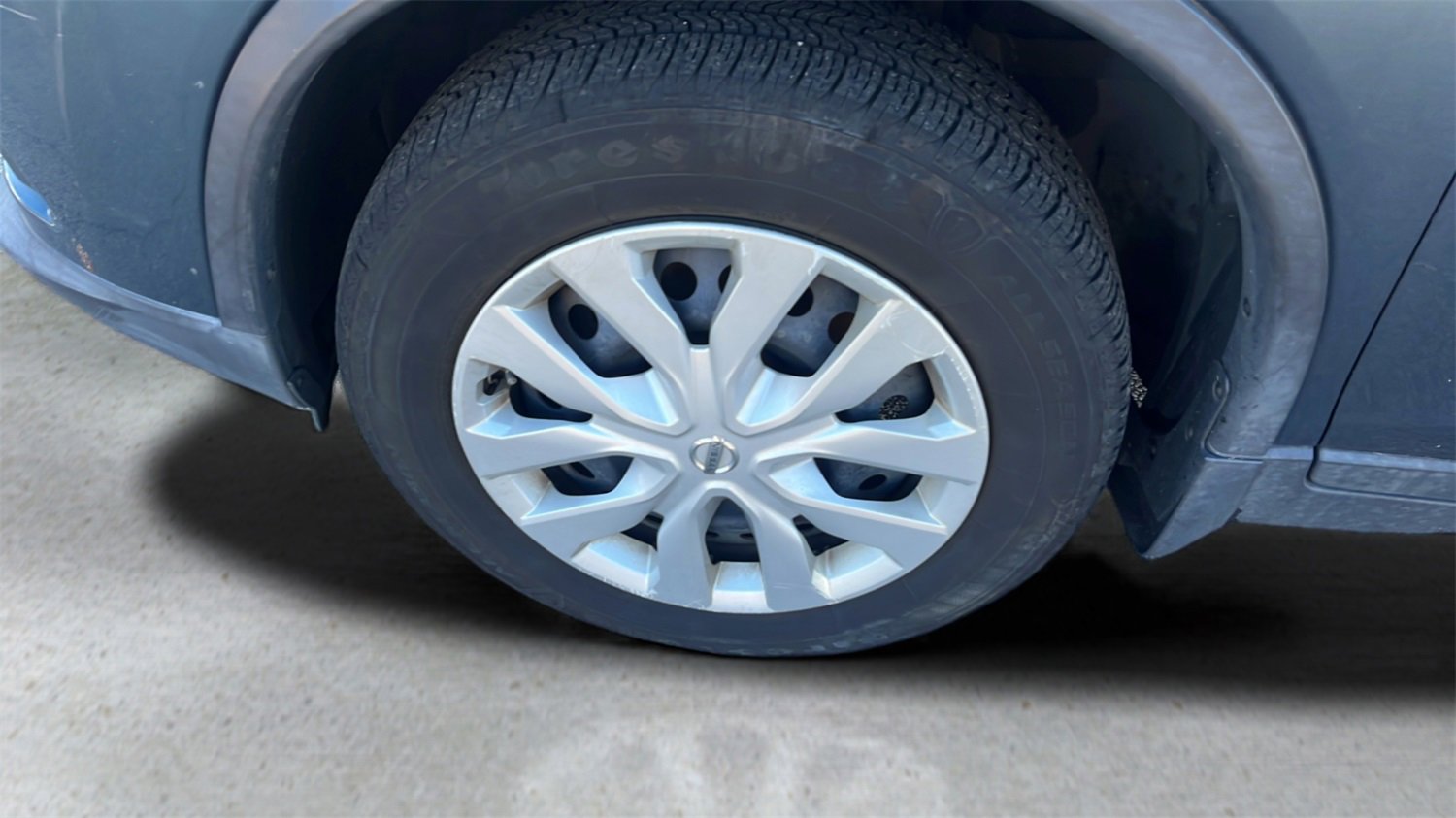 Used 2014 Nissan Rogue S image 9