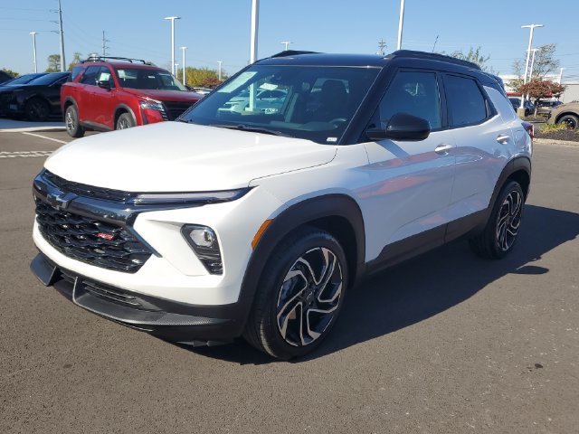 Used 2025 Chevrolet TrailBlazer RS w/ Driver Confidence Package FWD image 2