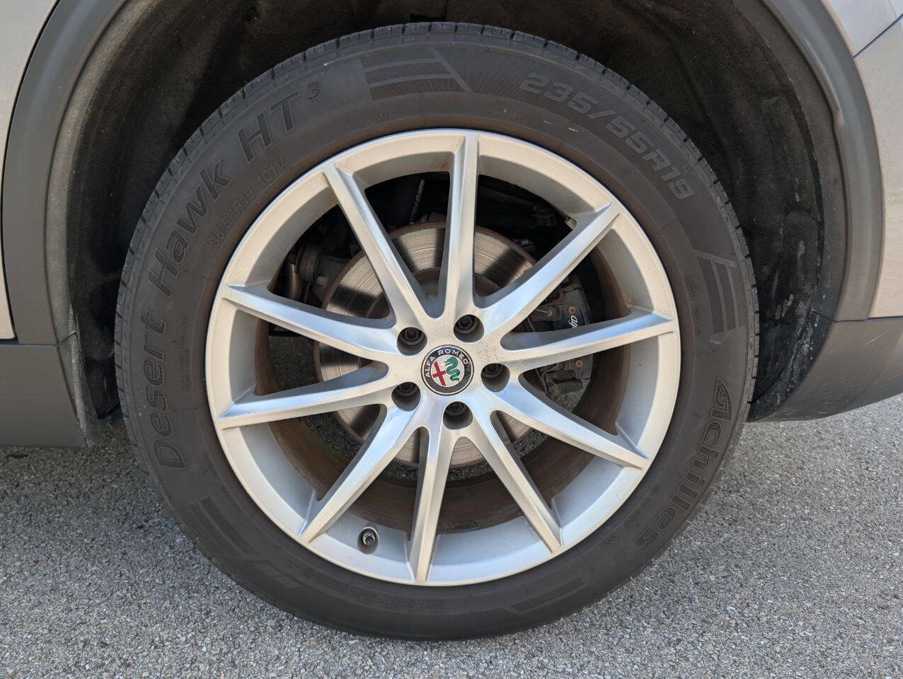 Used 2018 Alfa Romeo Stelvio Ti image 32