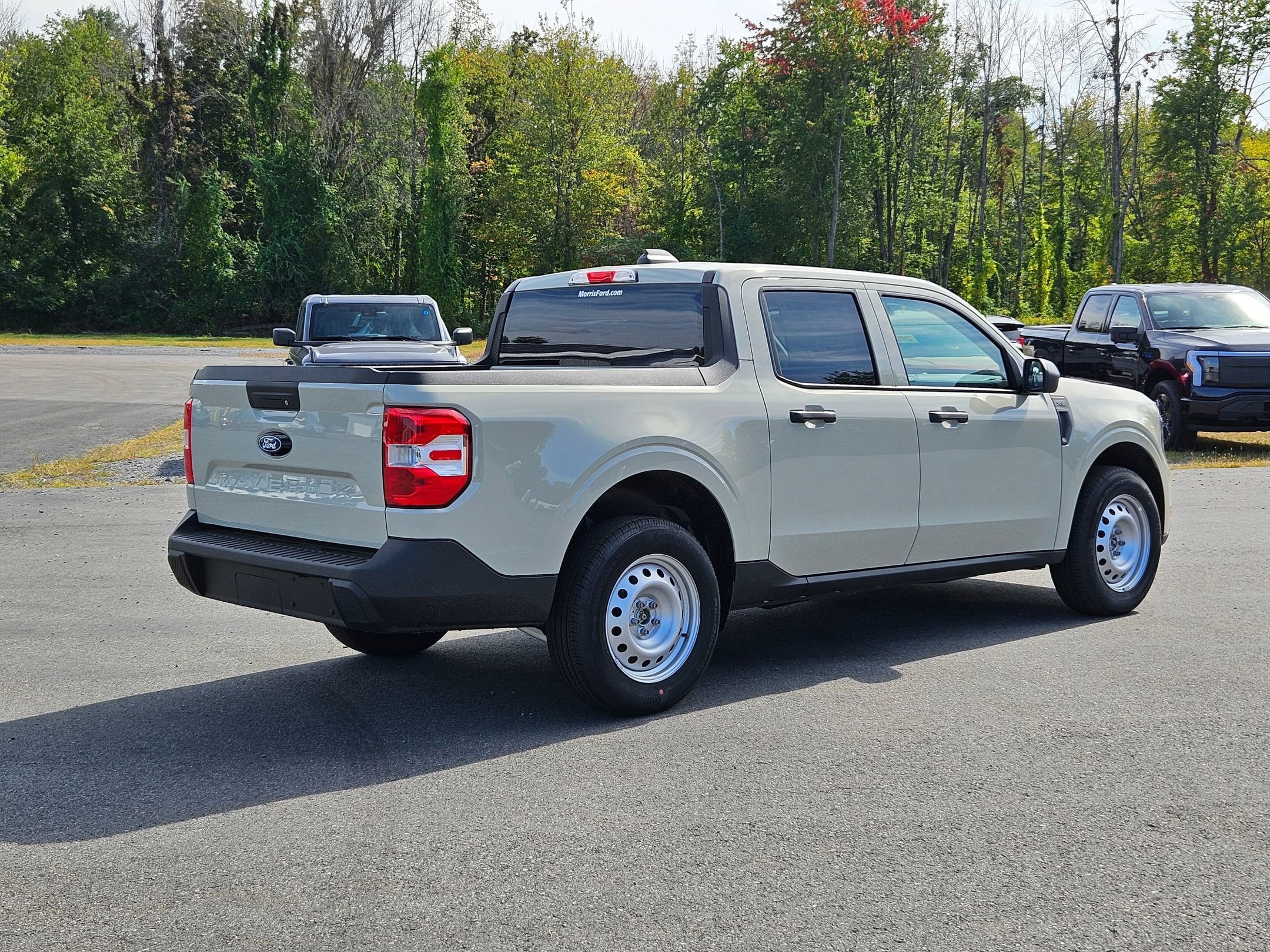 New 2025 Ford Maverick XL w/ Equipment Group 102A image 10