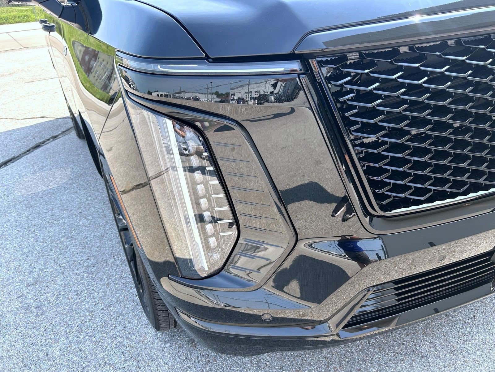 Certified 2026 Cadillac Escalade Platinum Sport w/ LPO, ONYX Package AWD/4WD image 11