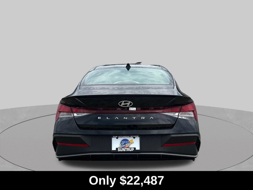 Used 2026 Hyundai Elantra Sport FWD image 4