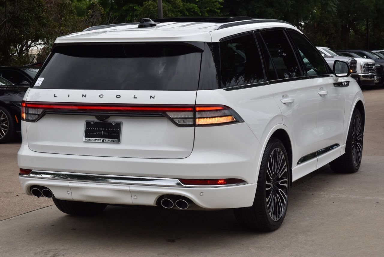 Used 2025 Lincoln Aviator Black Label AWD/4WD image 8