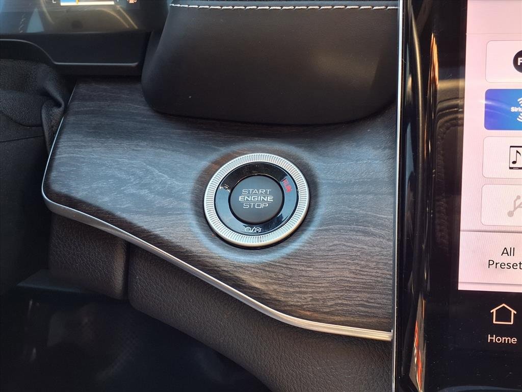 Used 2021 Jeep Grand Cherokee L Overland image 13