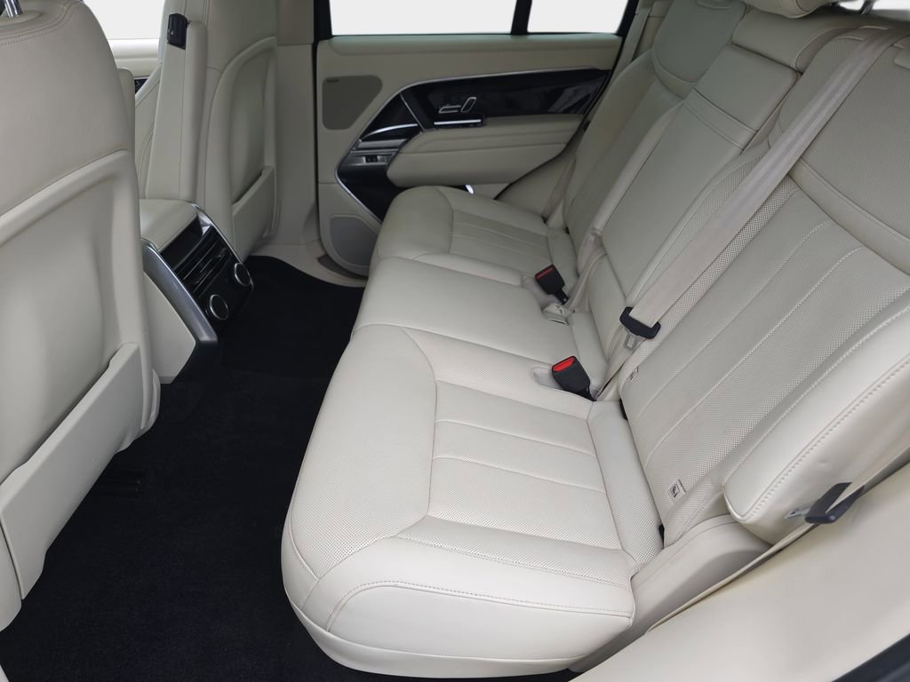 Certified 2023 Land Rover Range Rover SE image 15