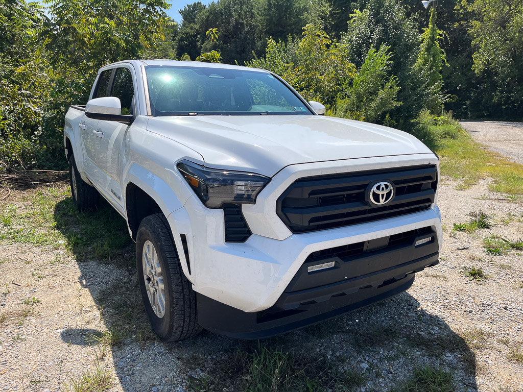 Certified 2024 Toyota Tacoma SR5 AWD/4WD image 1