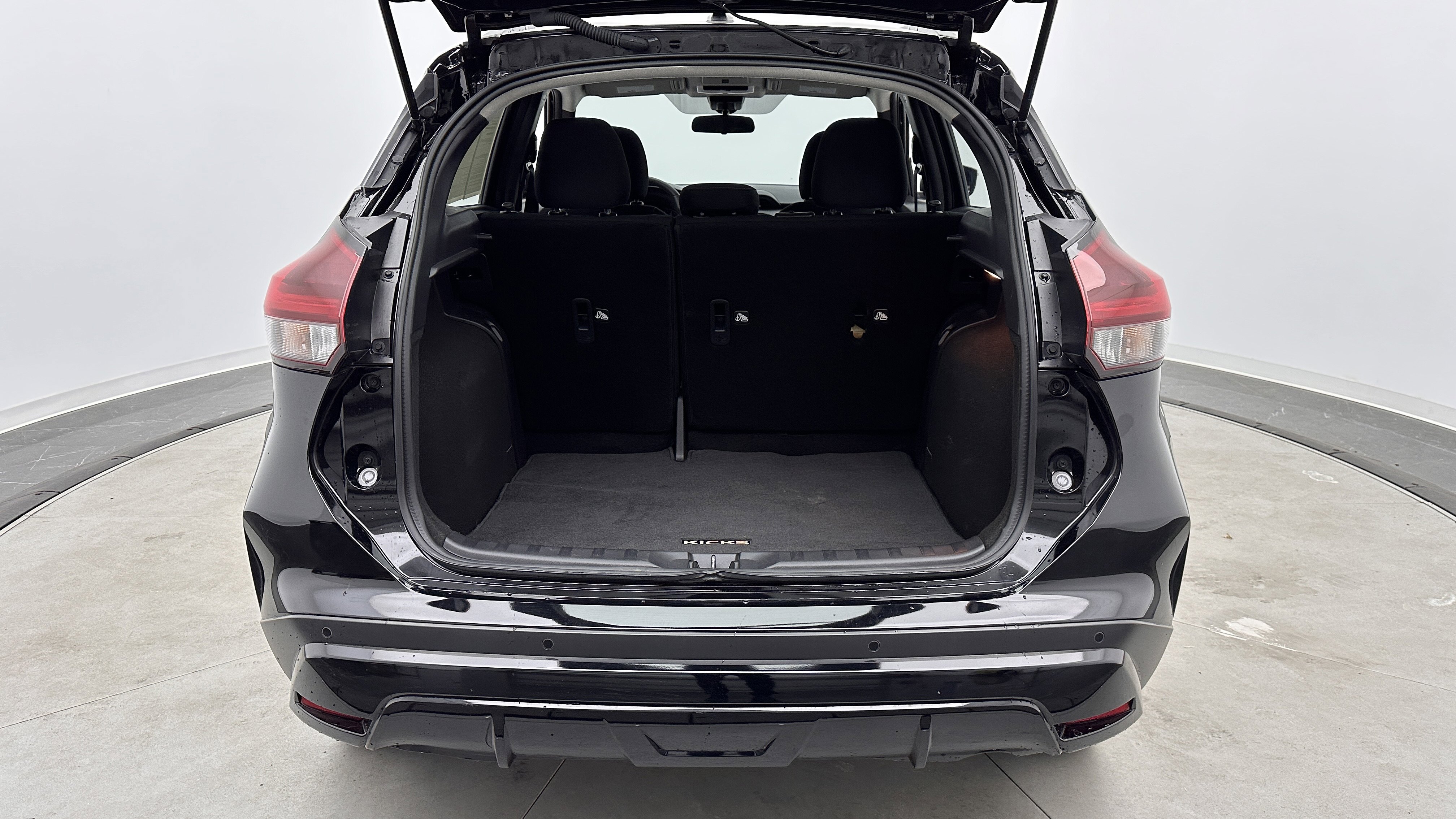 Used 2024 Nissan Kicks SR FWD image 28