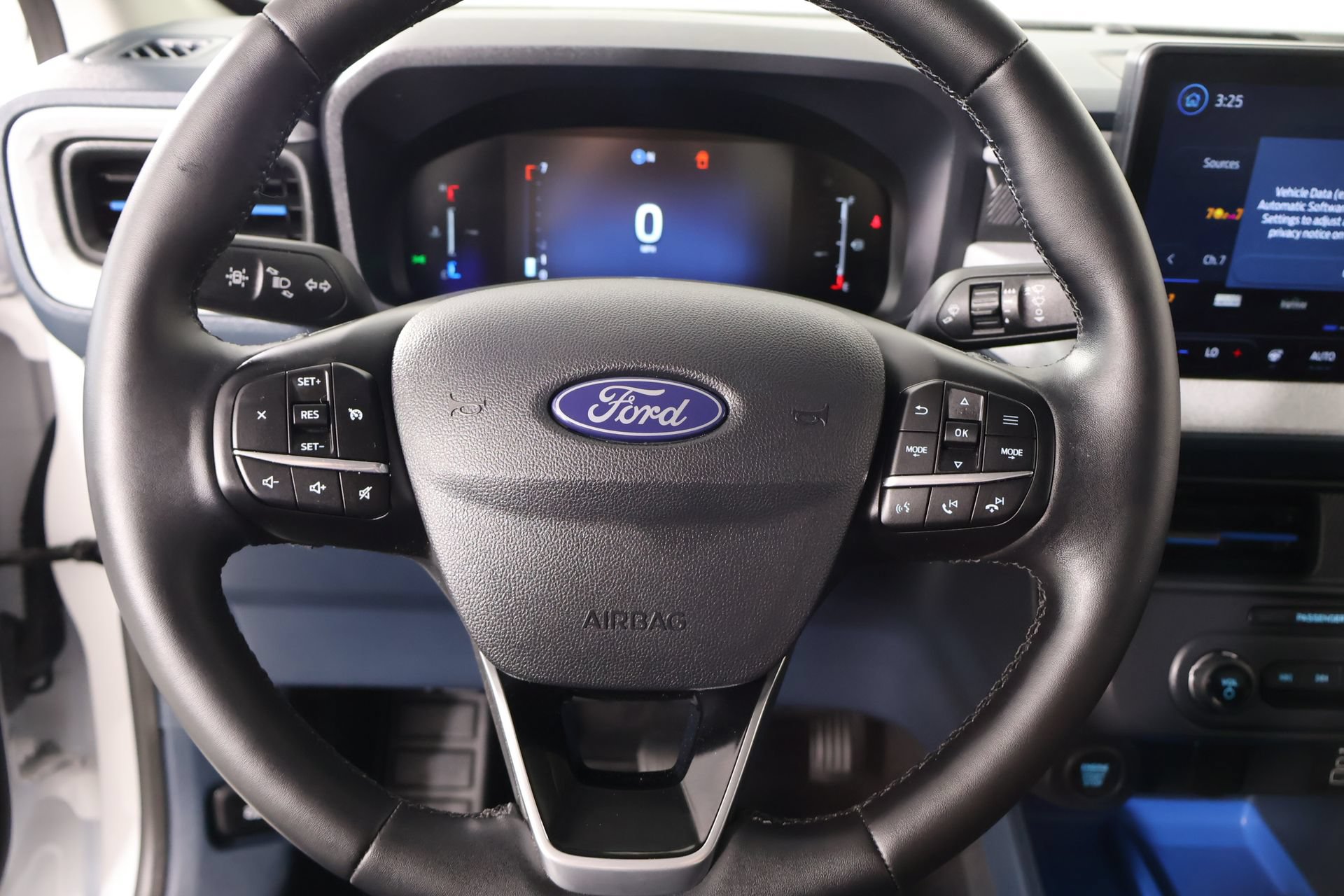 Used 2025 Ford Maverick XLT w/ XLT Luxury Package AWD/4WD image 3
