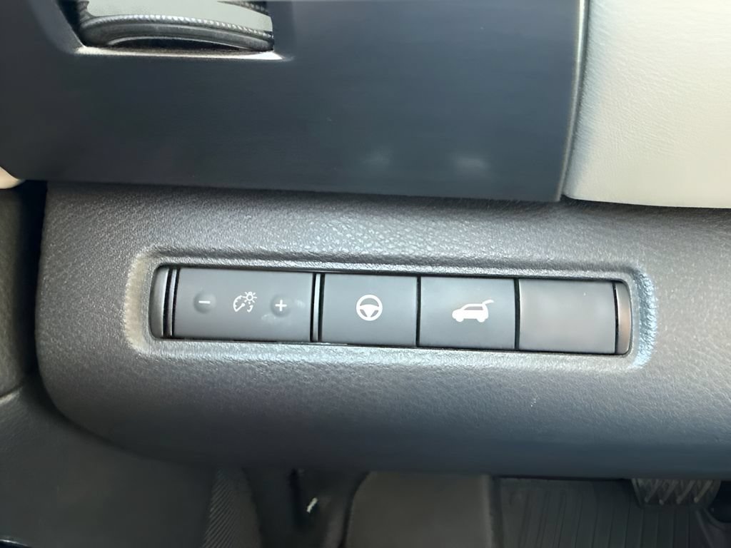 Used 2023 Nissan Pathfinder SL AWD/4WD image 25