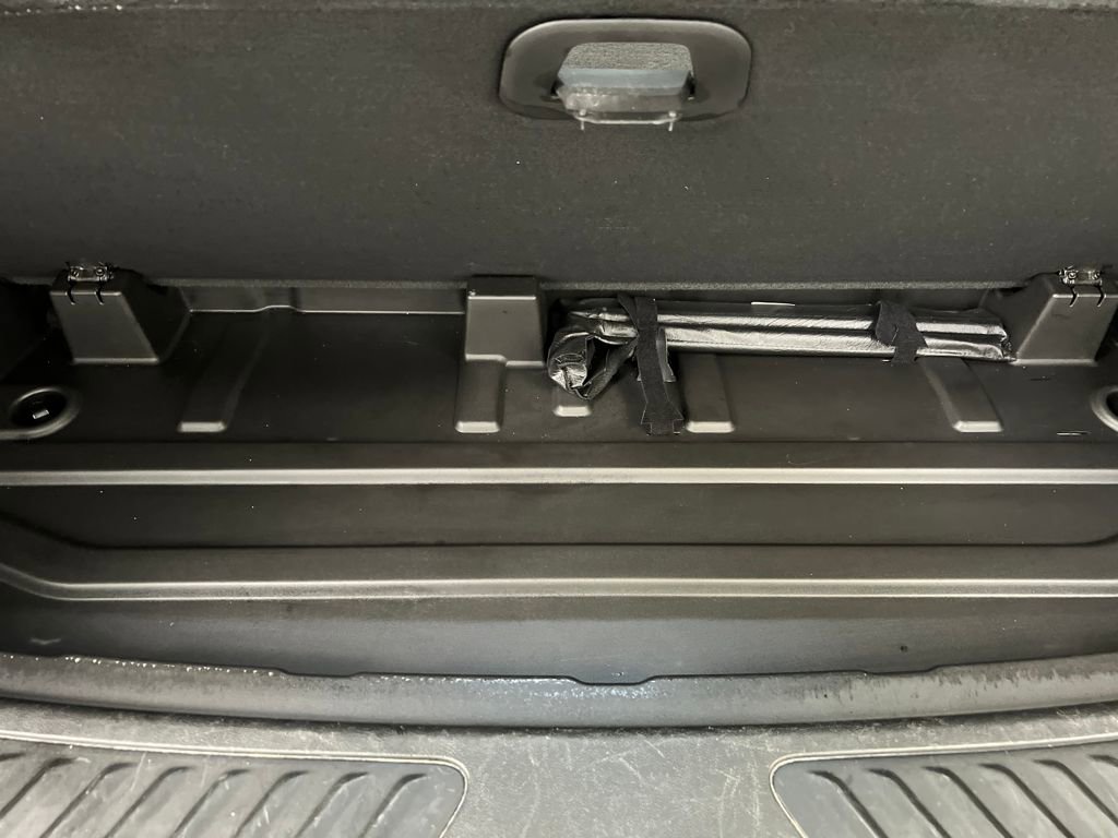 Used 2025 Chevrolet Tahoe LT image 39