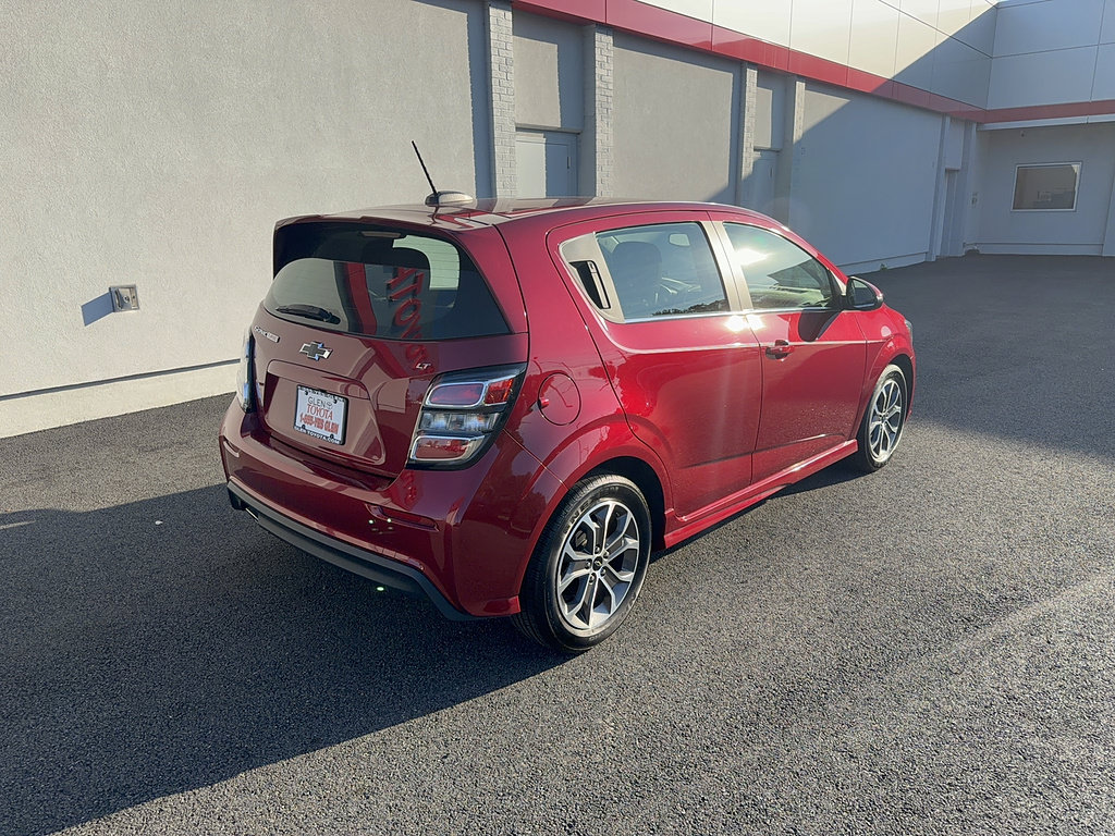Used 2018 Chevrolet Sonic LT w/ Convenience Package FWD image 4