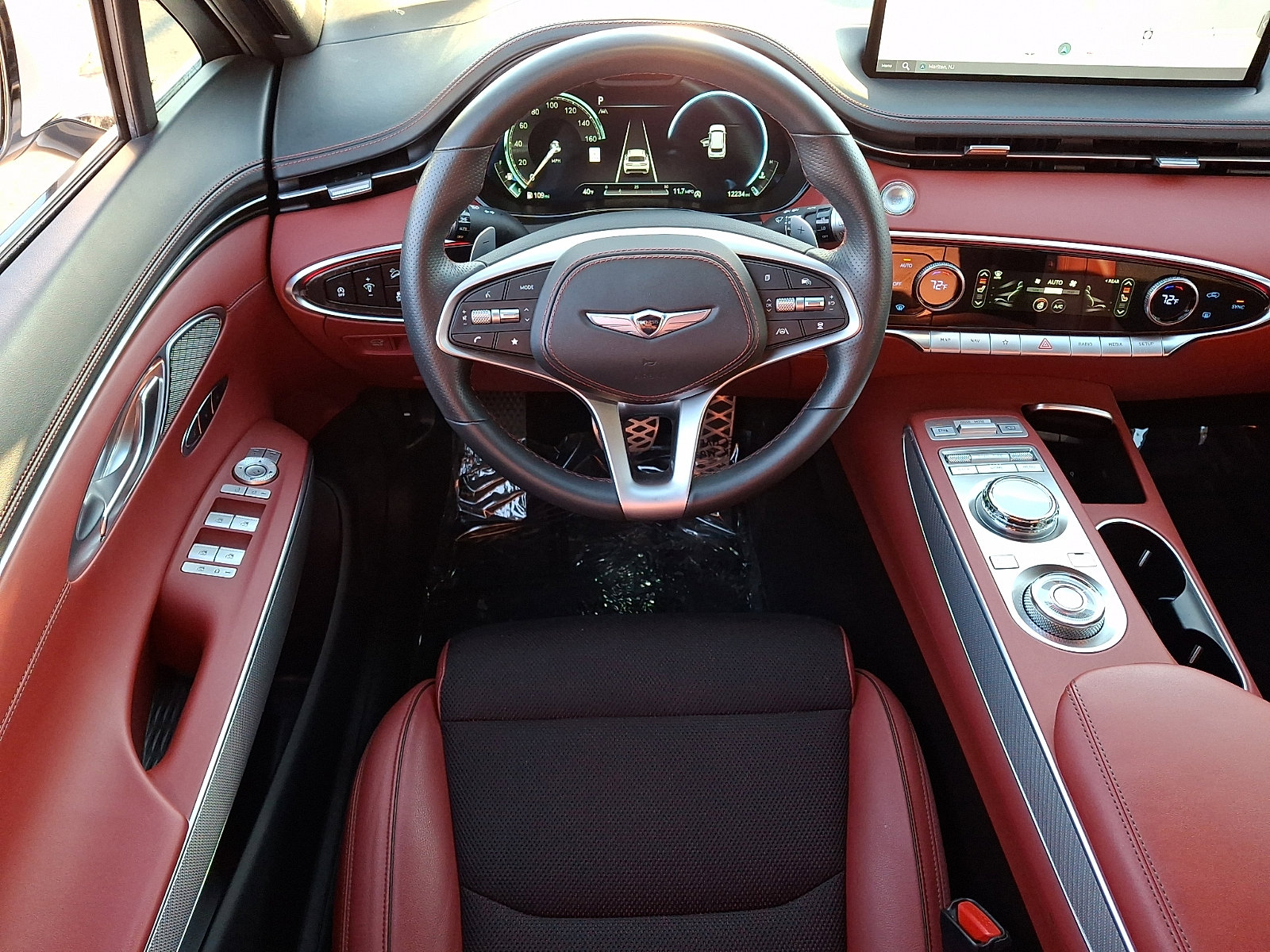 Certified 2023 Genesis GV70 2.5T w/ Sport Prestige Package AWD/4WD image 11