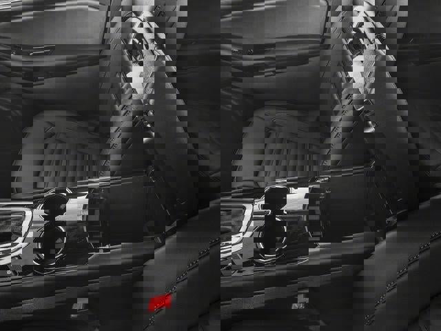 Used 2018 Ford Edge Titanium w/ Technology Package image 18