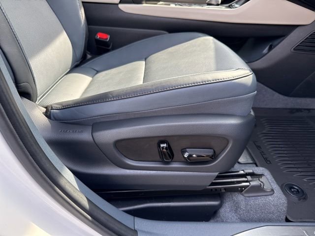 Used 2023 Lexus RZ 450e Premium w/ Technology Package AWD/4WD image 31