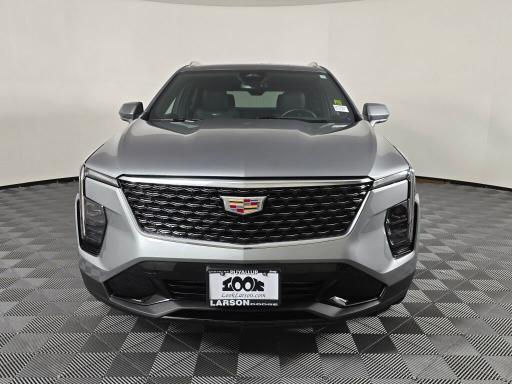Used 2024 Cadillac XT4 Premium Luxury image 8