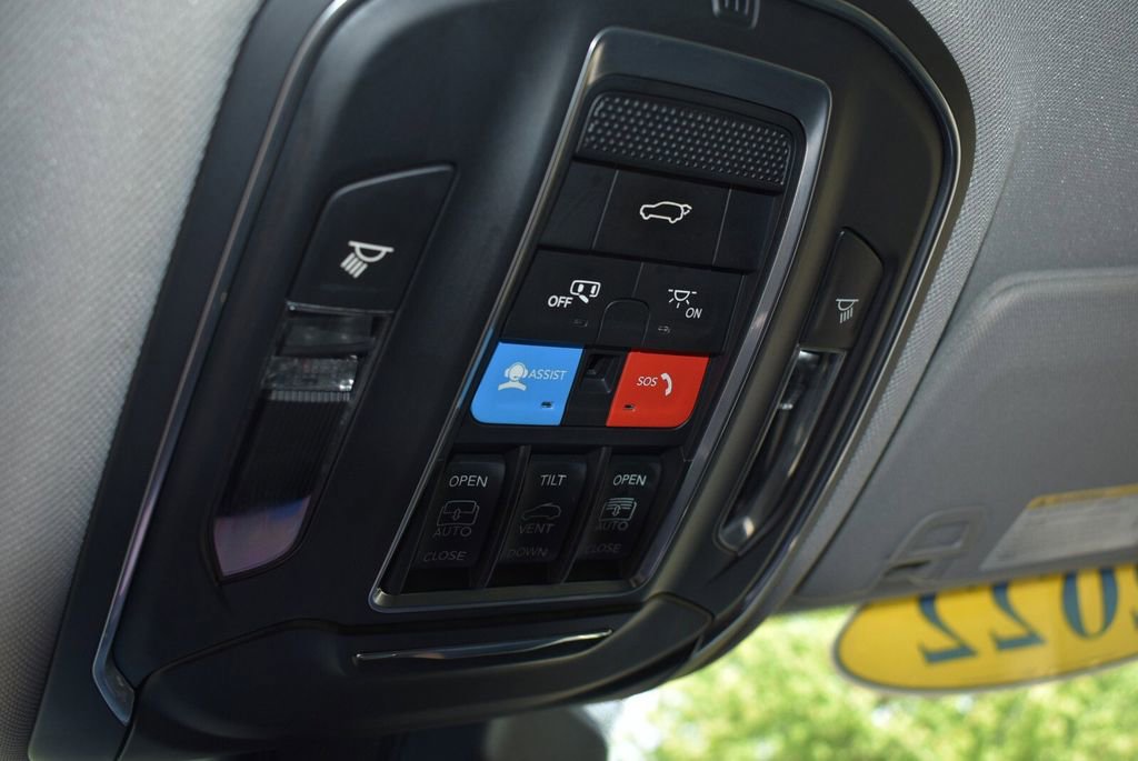 Used 2022 Jeep Grand Cherokee L Limited AWD/4WD image 19