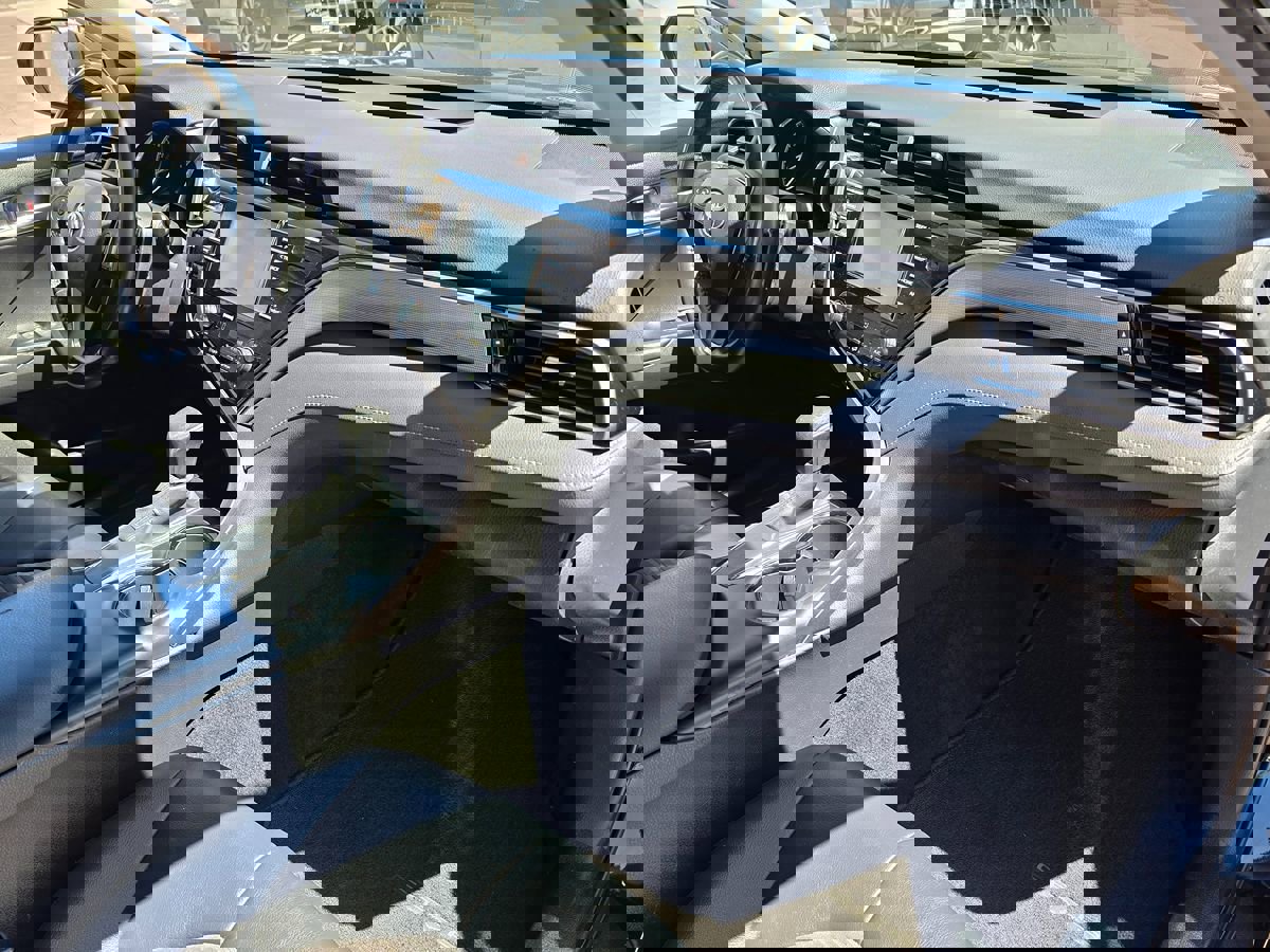 Used 2020 Toyota Camry SE w/ Convenience Package image 13