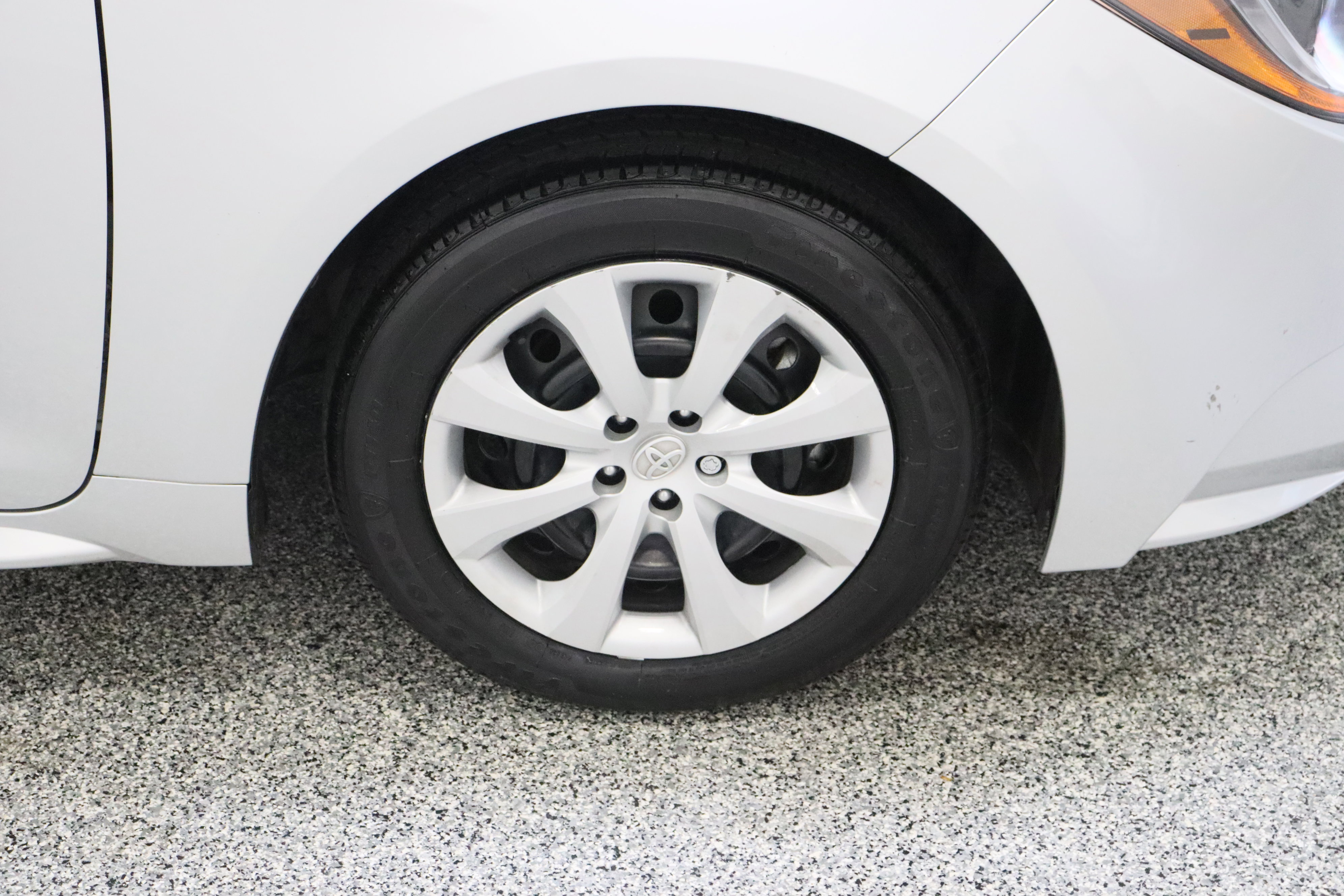 Used 2024 Toyota Corolla LE FWD image 5