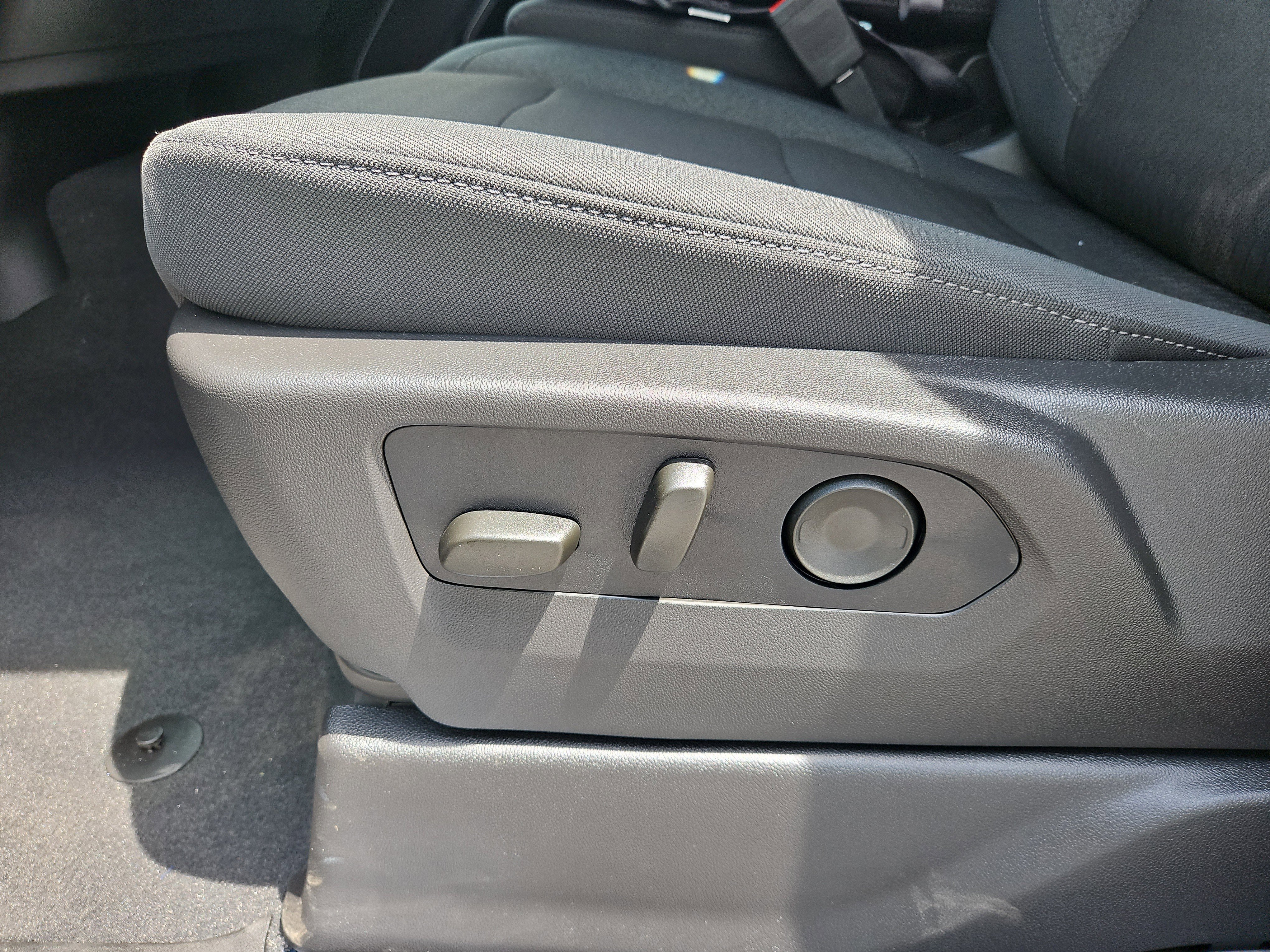 New 2026 GMC Sierra 1500 Elevation image 17