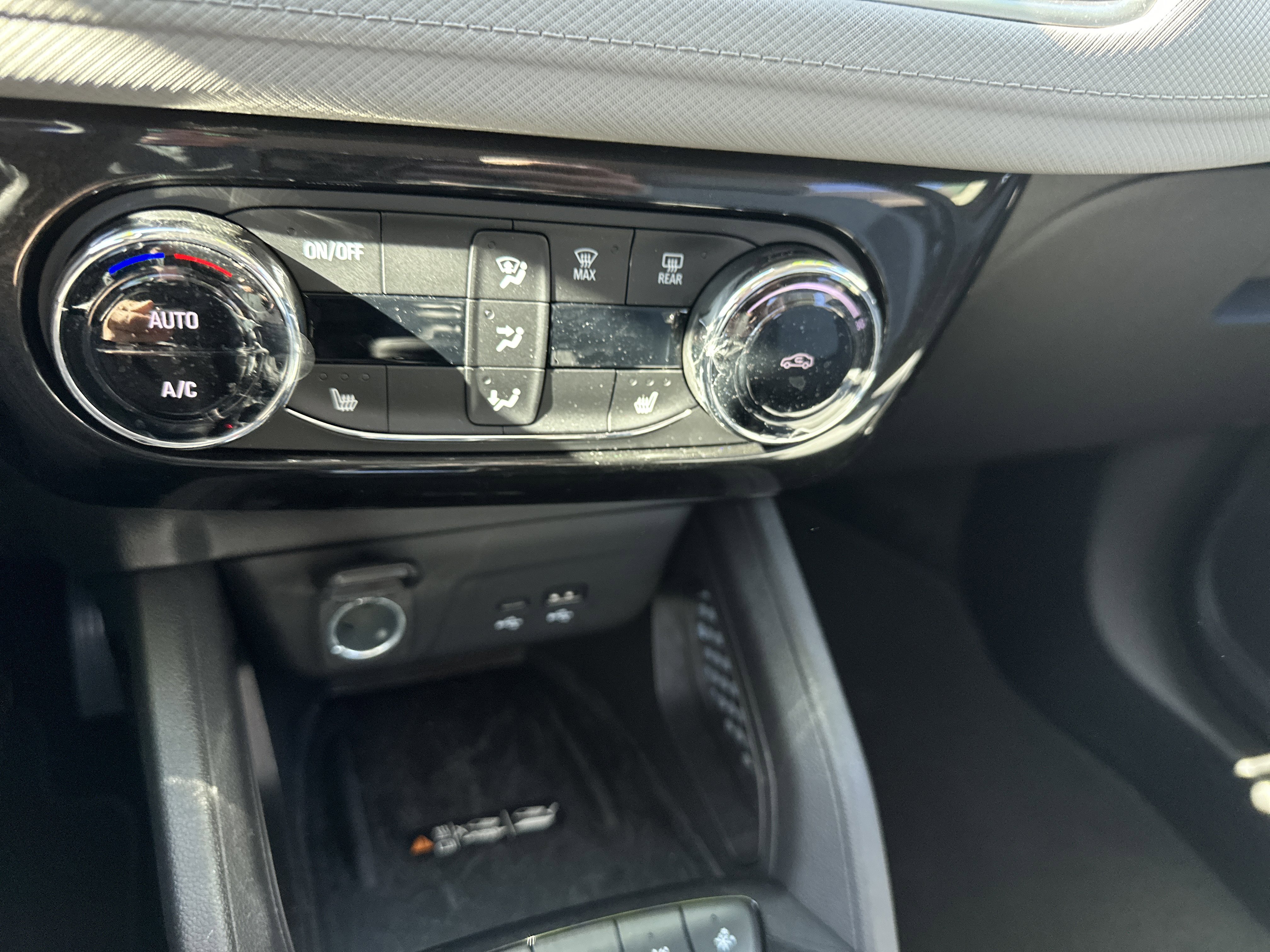 Used 2025 Chevrolet TrailBlazer LT w/ Convenience Package image 19