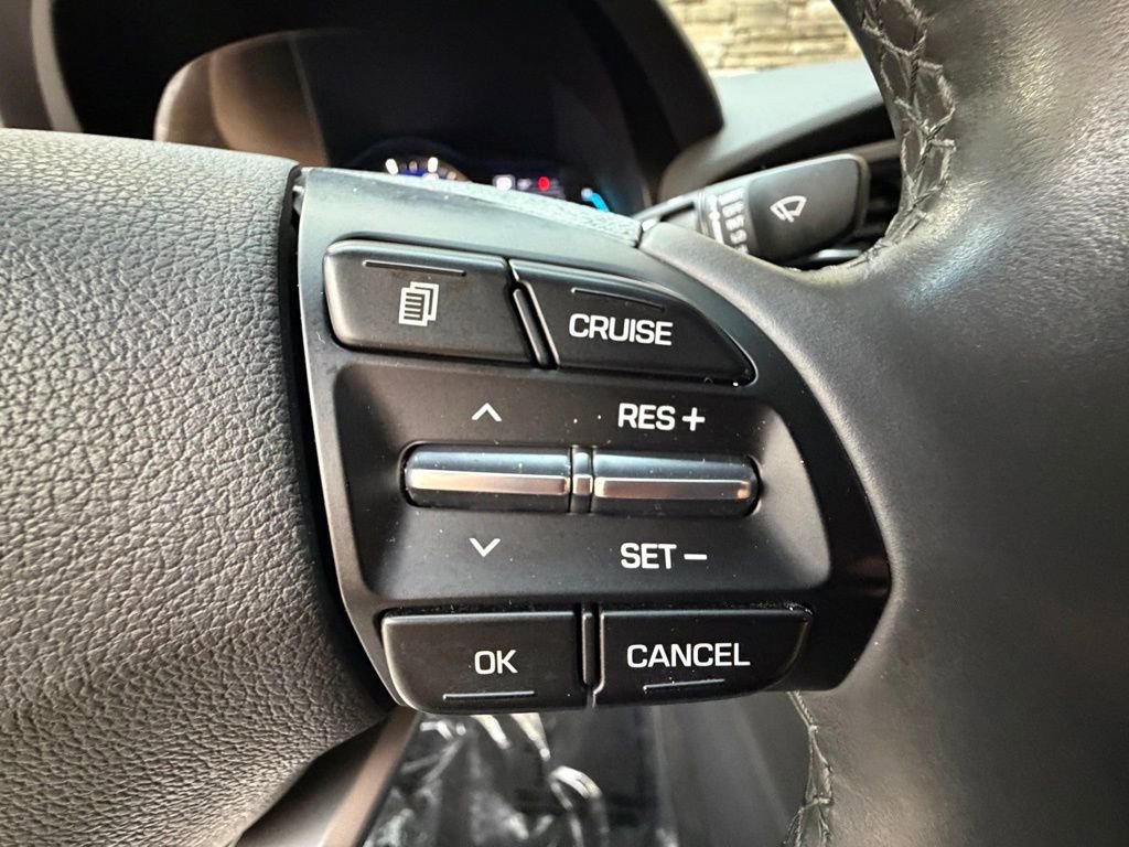 Used 2019 Hyundai Ioniq Plug-In Hybrid image 24