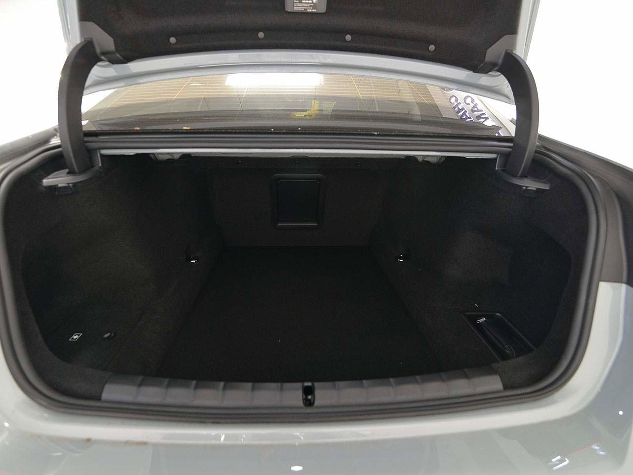 New 2026 BMW 760i xDrive w/ Luxury Rear Seating Package image 12