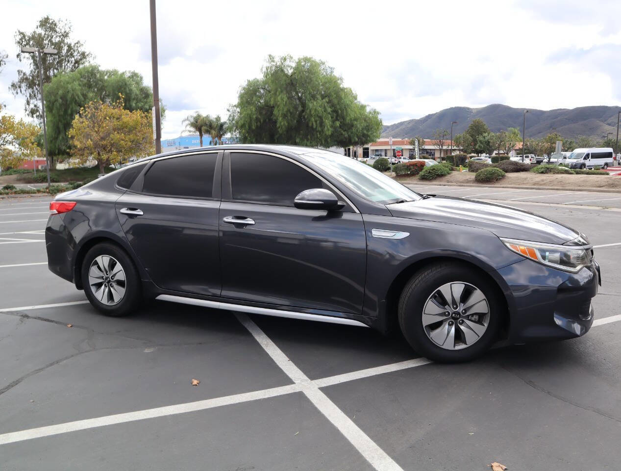 Used 2017 Kia Optima Premium image 5