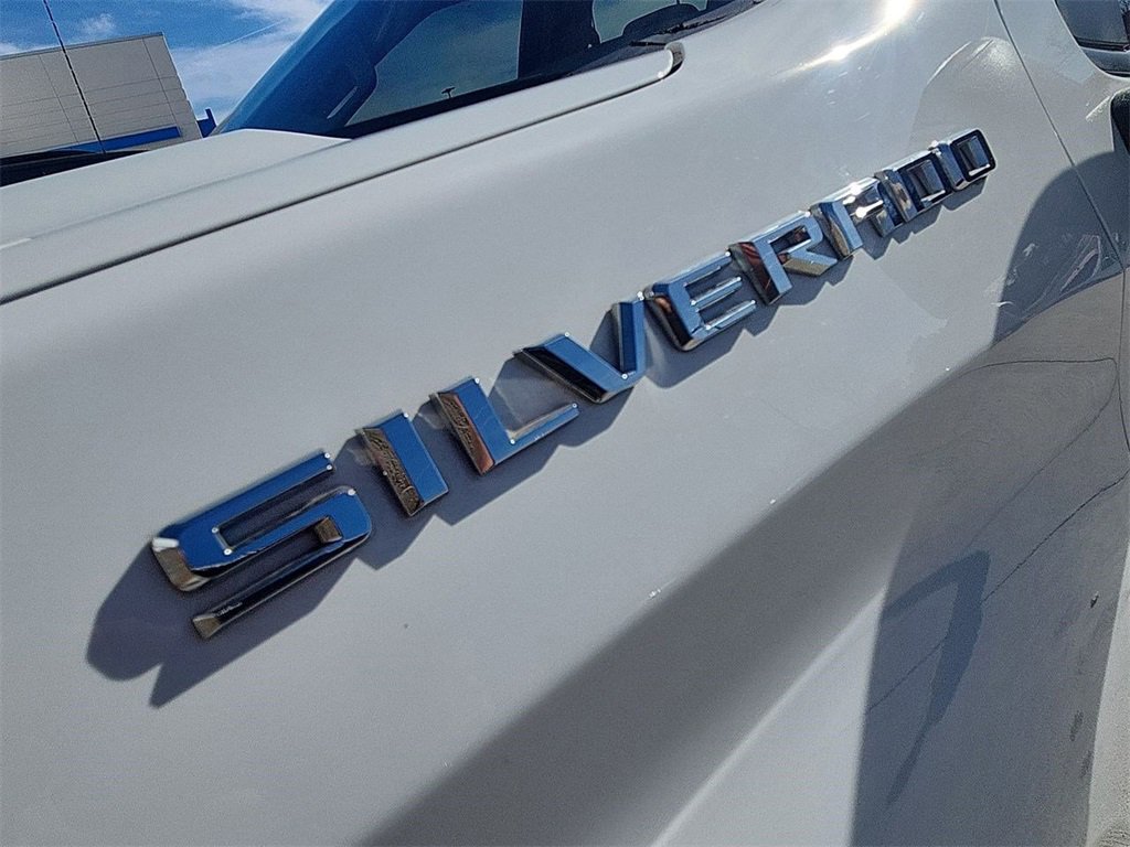 Used 2024 Chevrolet Silverado 1500 Custom image 32