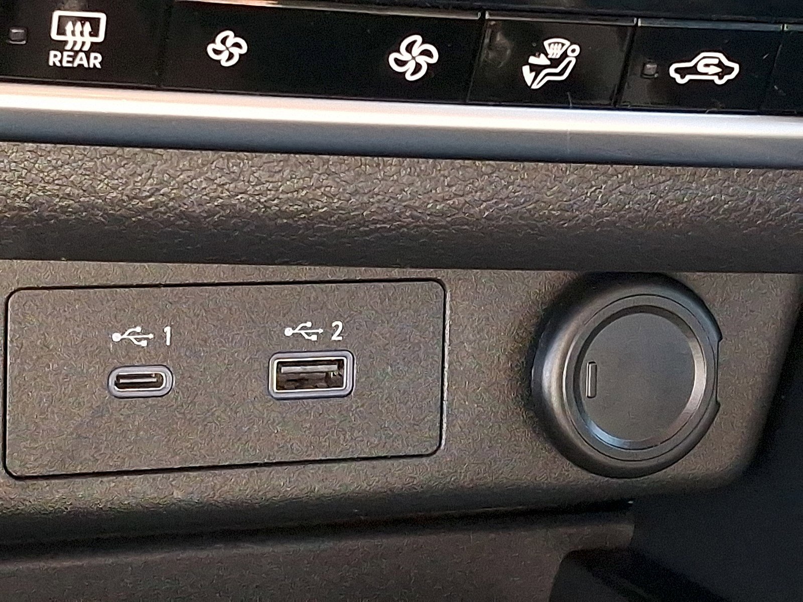 Used 2023 Nissan Rogue SV image 23