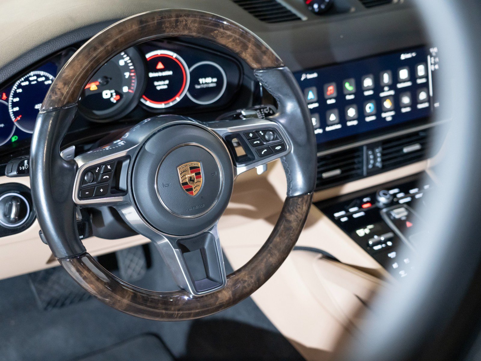 Certified 2023 Porsche Cayenne Platinum Edition AWD/4WD image 15