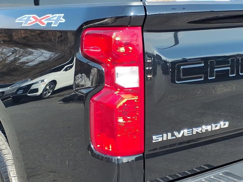 Used 2023 Chevrolet Silverado 1500 LT image 8