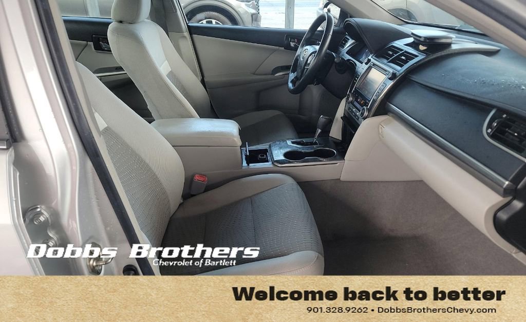 Used 2014 Toyota Camry XLE w/ Moonroof Package FWD image 9