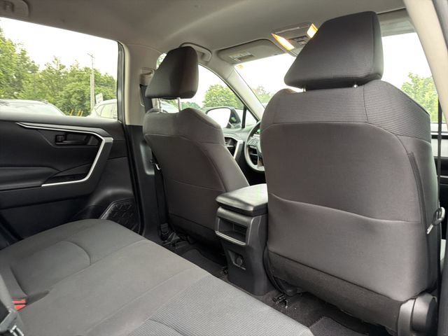 Used 2020 Toyota RAV4 LE FWD image 16