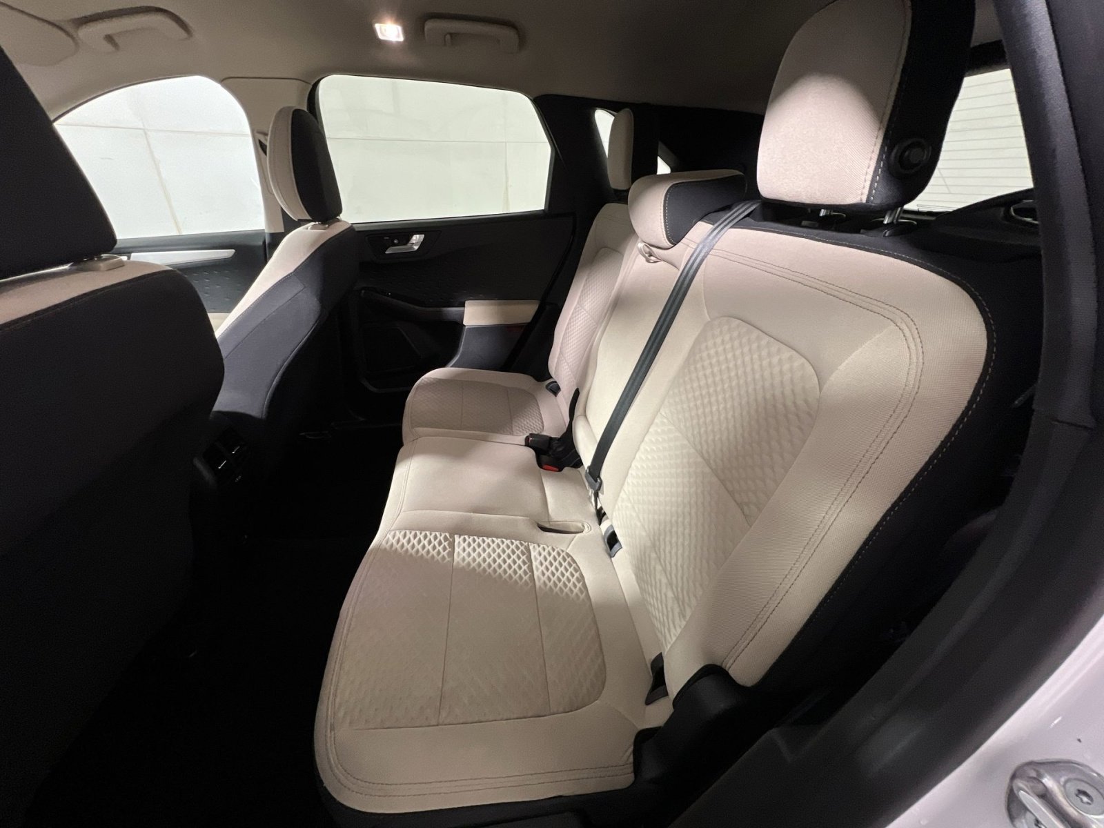 Used 2020 Ford Escape SE image 23