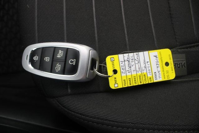 Used 2024 Hyundai Santa Cruz SEL image 8