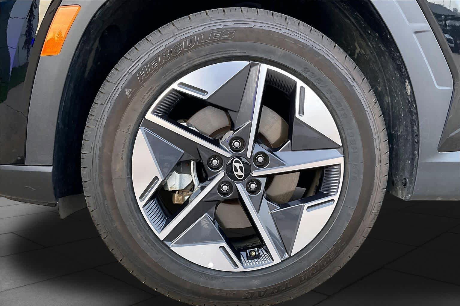 Used 2025 Hyundai Tucson SEL FWD image 12