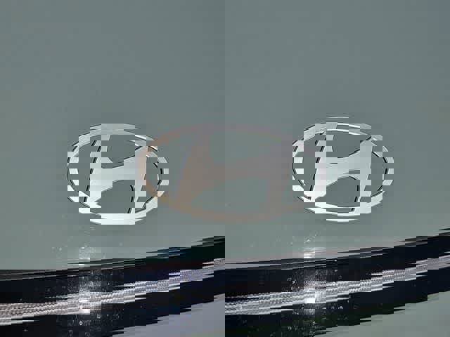 Certified 2025 Hyundai Kona SE image 11