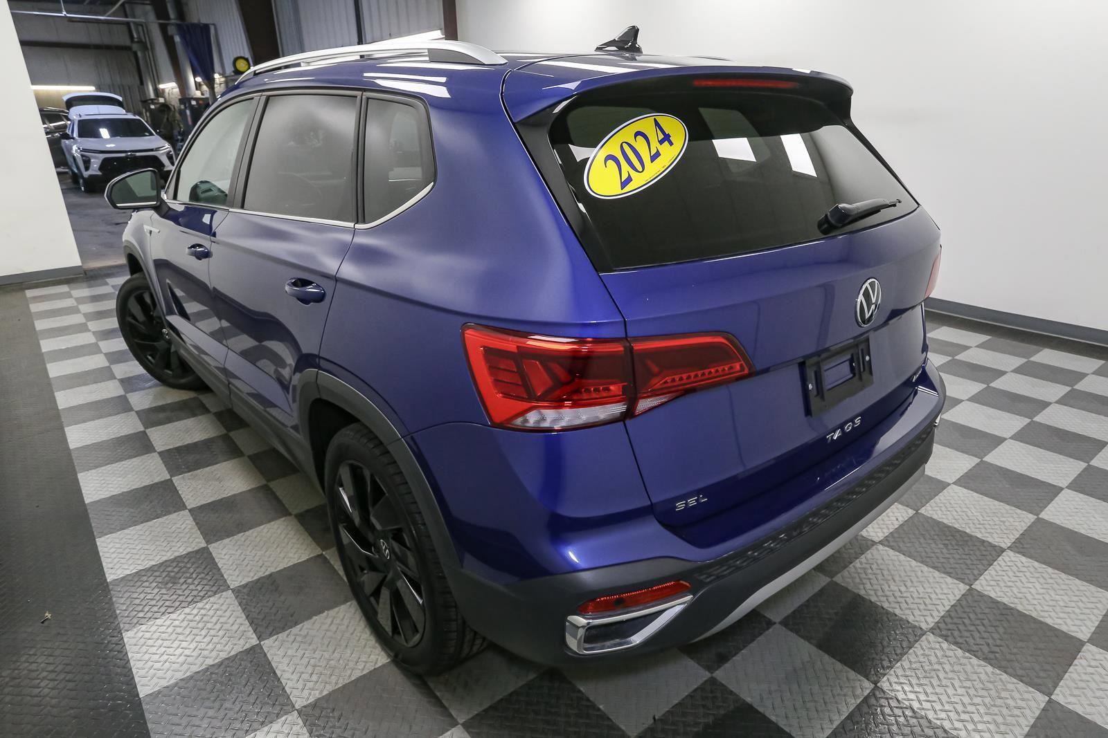 Certified 2024 Volkswagen Taos SEL image 12