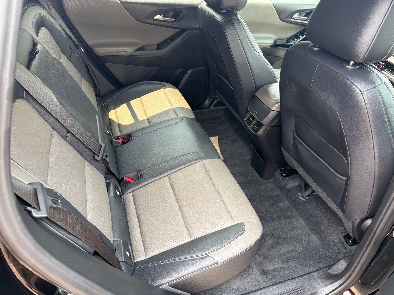 Used 2025 Chevrolet Equinox LT w/ Convenience Package II AWD/4WD image 16