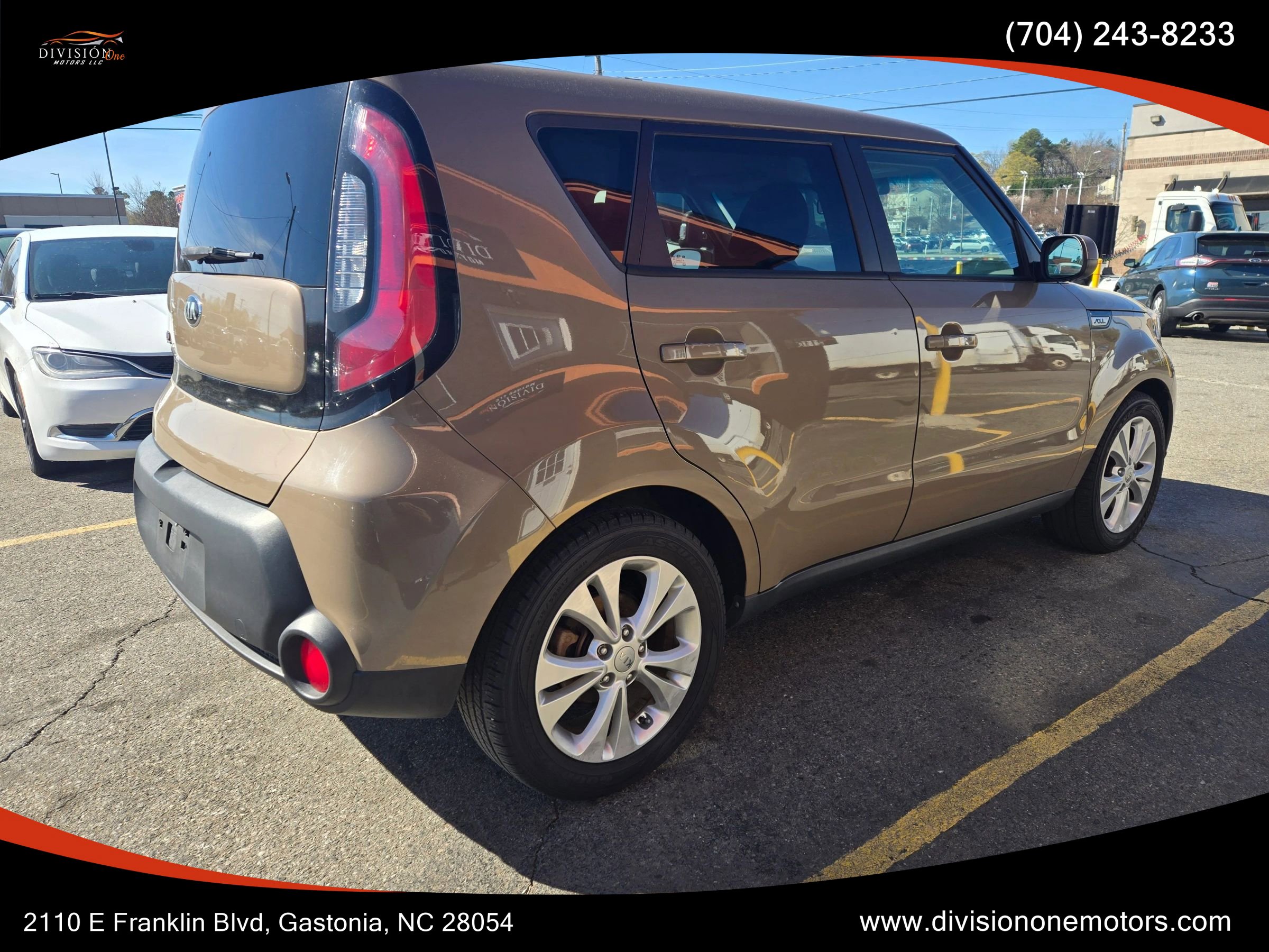 Used 2015 Kia Soul + image 4