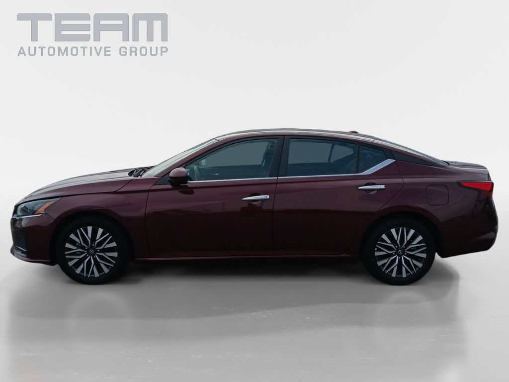 Used 2024 Nissan Altima 2.5 SV w/ SV Premium Package FWD image 4
