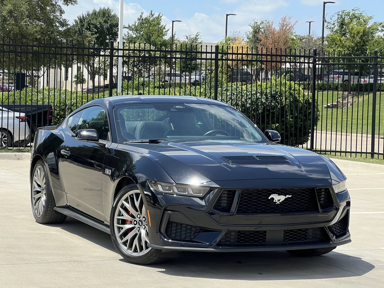 Used 2025 Ford Mustang GT Premium RWD image 2